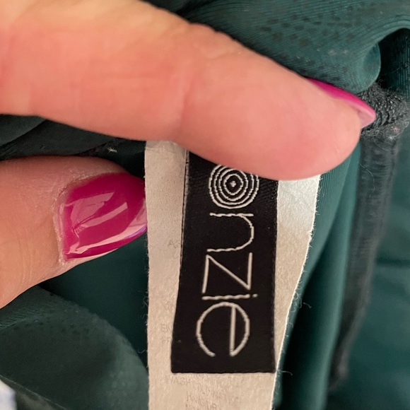 | ONZIE | leggings. Size S/M. - Picture 2 of 8